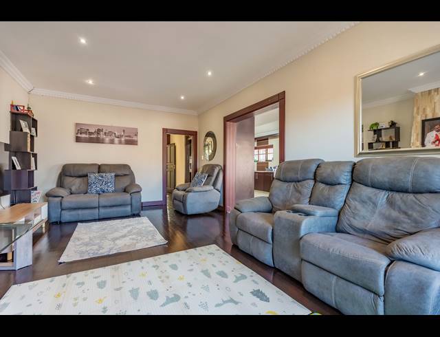 3 BEDROOM APARTMENT FOR SALE IN MUSGRAVE